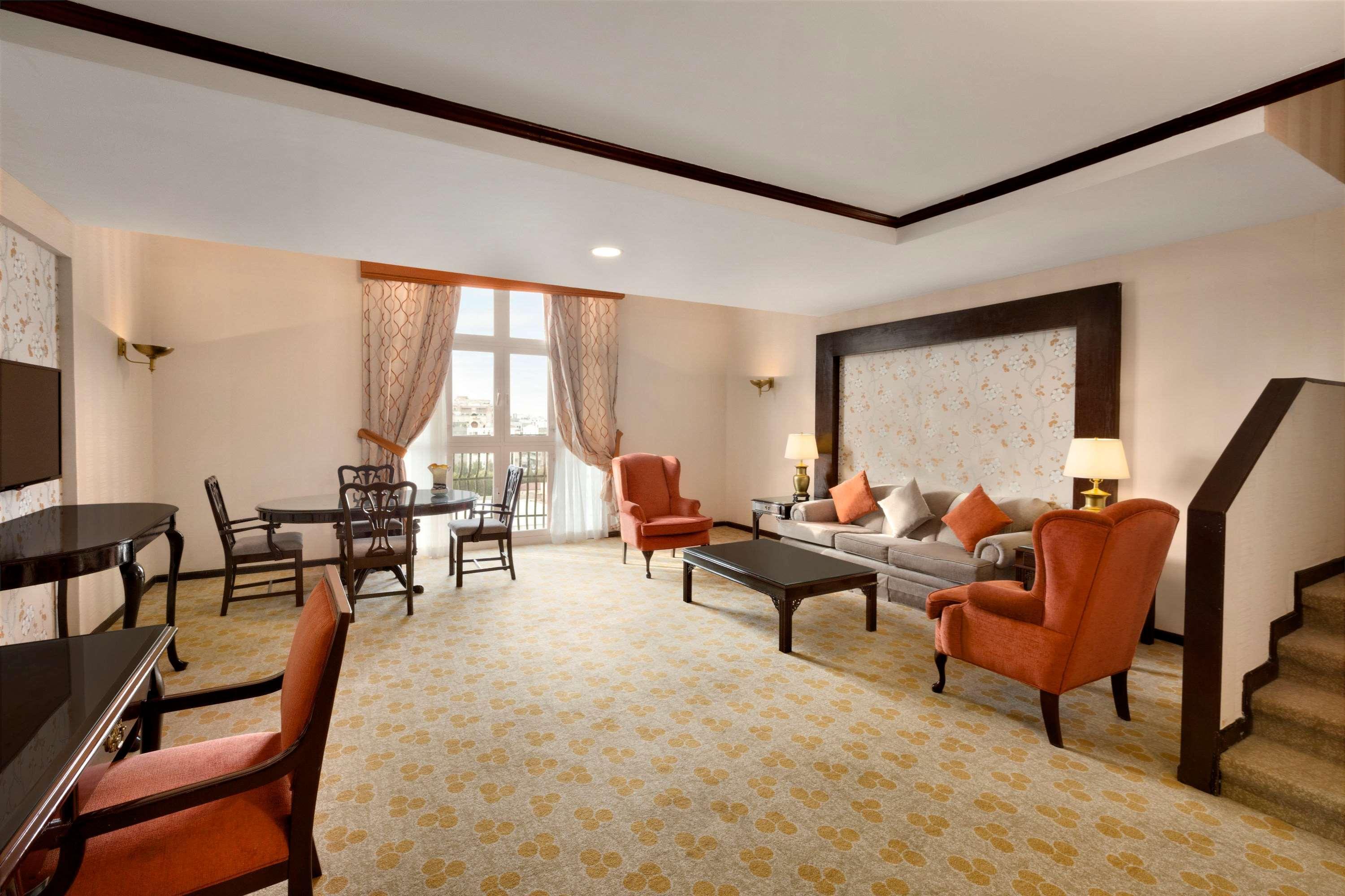 Hawthorn Suites By Wyndham Эль-Хубар Экстерьер фото